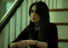 Charly Clive in Rooster 1x09