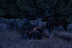 (S-D) Kelly Reilly come Beth Dutton e Cole Hauser come Rip Wheeler in Dutton Ranch 1x01