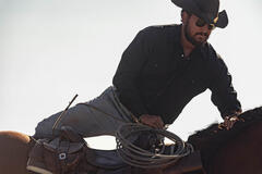 Cole Hauser come Rip Wheeler in Dutton Ranch 1x03