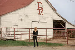 Kelly Reilly come Beth Dutton in Dutton Ranch 1x09