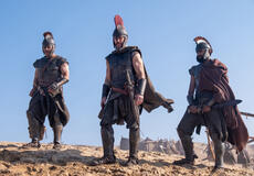Jimmy Gonzales come Cefeo, Matt Damon come Odisseo e Himesh Patel come Euriloco in The Odissey - Immagine dal set