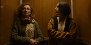 Evgenia Dodina e Liraz Chamami in Unconditional 1x01