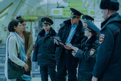 Liraz Chamami e Talia Lynne Ronn in Unconditional 1x01