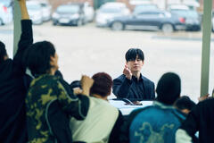 Kim Moo-Yul come Na Hwa-jin in Lezioni Vere 1x02