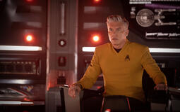 Anson Mount come Captain Pike in Star Trek: Strange New Worlds 4x01