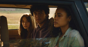 Kylie McNeill e Kingston Rumi Southwick in Widow's Bay 1x05