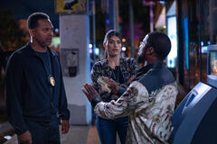 (S-D) Mike Epps come Officer Williard, Sophia Del Rio come Officer Cisneros e Kevin Hart come Joe in 72 Hours