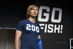 Glen Powell in Chad Powers - Stagione 2 - First Look