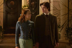 Millie Bobby Brown come Enola Holmes, Louis Partridge come Tewkesbury in Enola Holmes 2