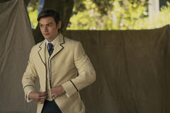 Louis Partridge come Tewkesbury in Enola Holmes 3