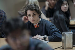 Liz (Gabrielle Policano) in ELLE