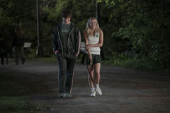 Miles (Jacob Moskovitz) e Elle Woods (Lexi Minetree) in ELLE