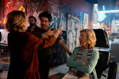 Amelia Eve, il regista Jacob Chase, Lin Shaye sul set di Insidious: Fuori dall'Altrove