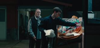 La città dei vivi di Edoardo Gabbriellini, scena da Clip 'Me lo trovo un lavoro'