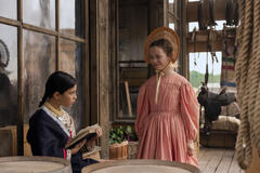 (S-D) Wren Zhawenim Gotts come Good Eagle, Alice Halsey come Laura Ingalls in La casa nella prateria 1x03