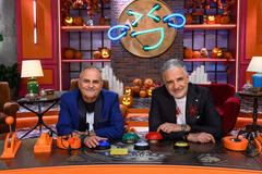 LOL Halloween Special - I Conduttori Giorgio Gherarducci e Marco Santin (Gialappa's Band)