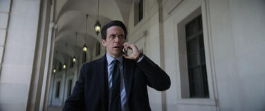 Ashley Zukerman in Silo 3x03