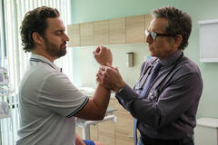 Jake Johnson e Ben Stiller in The Dink - Mago del pickleball