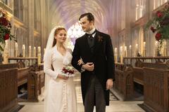 Irene (Millie Gibson) e Soames (Joshua Orpin) in The Forsyte Saga - First Look