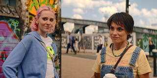 Scarlett Rayner e Charlotte Riley in Trying 5x01