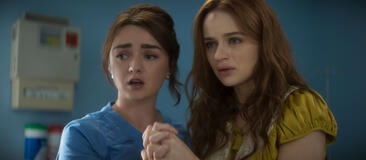 (S-D) Maisie Williams come Antonia e Joey King come Kylie in Amori & incantesimi 2