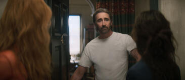 Lee Pace come Ian Wright in Amori & incantesimi 2