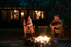 Michelle Monaghan e Scott Glenn in Bad Monkey 1x06