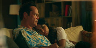 Vince Vaughn e Natalie Martinez in Bad Monkey 1x07