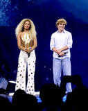 Andra Day e Walker Scobell sul palco del Disney Entertainment Showcase al D23: The Ultimate Disney Fan Event il 14 agosto 2026 ad Anaheim, California