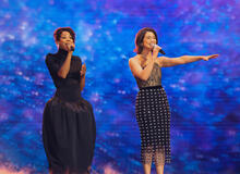 (S-D) Nikki M. James e Auli'i Cravalho si esibiscono sul palco durante il Disney Entertainment Showcase al D23: Legends il 16 agosto 2026 ad Anaheim, California