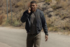 Aaron Pierre in Lanterns 1x01