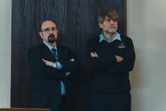 Carlos Areces come Damaso, Salva Reina come Nino in Muertos S.r.l. 4x04