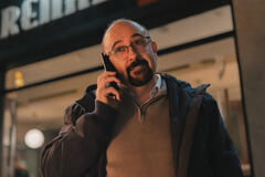 Carlos Areces come Damaso in Muertos S.r.l. 4x04