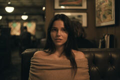 Inde Navarrette come Nikki in Obsession