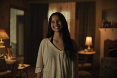 Inde Navarrette come Nikki in Obsession