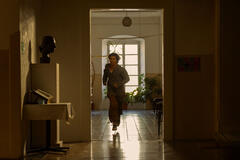 Chase Stokes come John B in Outer Banks 5x01