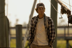 Chase Stokes come John B in Outer Banks 5x03