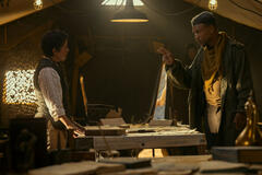 (S-D) Pollyanna McIntosh come Dalia, Jason Alan Carvell come Finch in Outer Banks 5x04