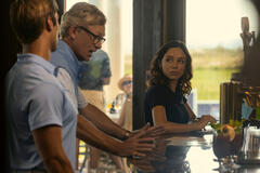 (S-D) Austin North come Topper, Jason Davis come Dale, Fiona Palomo come Sofia in Outer Banks 5x04