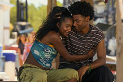(S-D) Carlacia Grant come Cleo, Jonathan Daviss come Pope in Outer Banks 5x05
