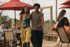 (S-D) Carlacia Grant come Cleo, Jonathan Daviss come Pope in Outer Banks 5x05