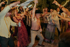(S-D) Lilah Pate come Peeler, Cullen Moss come Deputy Shoupe, Caroline Arapoglou come Rose Cameron in Outer Banks 5x10