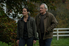 Jessica Brown Findlay e Matt Craven in Silo 3x08