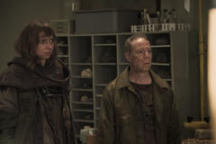 Lauren Lapkus, Kevin Sussman in Stuart Fails to Save the Universe 1x01