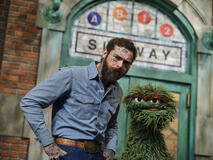 (S-D) Post Malone e Oscar in Temporale a Sesame Street
