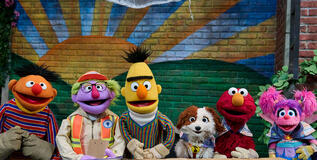 (S-D) Ernie, Bert, Oscar, Tango, Elmo e Abby Cadabby in Temporale a Sesame Street