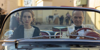 Maria Valverde come Adela, Jose Coronado come Basil in Il problema finale 1x05