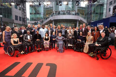 Il cast e i registi di 'Being Heumann' alla prima mondiale del film al Toronto International Film Festival 2026 presso la Roy Thomson Hall, il 10 settembre 2026