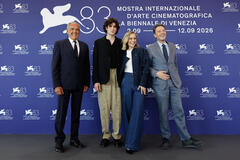 Greta Scarano e Nicolas Maupas al photocall di Venezia 83