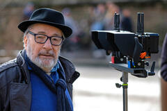 Regista Gianni Amelio sul set di Nessun Dolore (Painless)